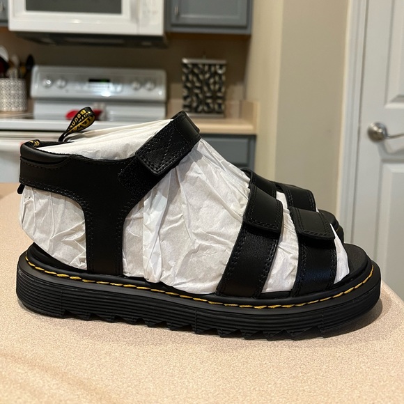 Doc Martens black sandals. Size 6 for Big Kids and never worn. NWT! - Picture 3 of 4